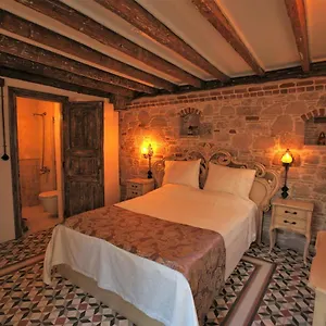 Cavlıhane 1885 Otel Ayvalı