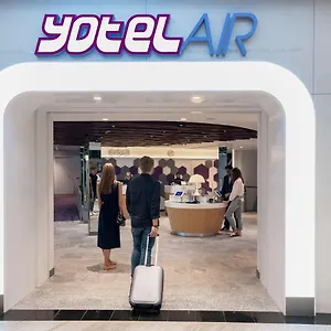 Yotelair Changi Airport Landside Hotel Singapura