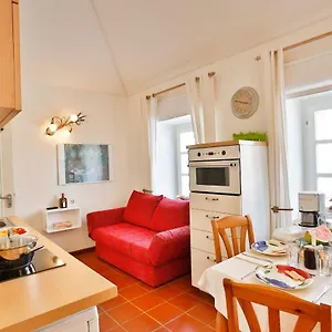 Im Garten - Haus Anna Graz